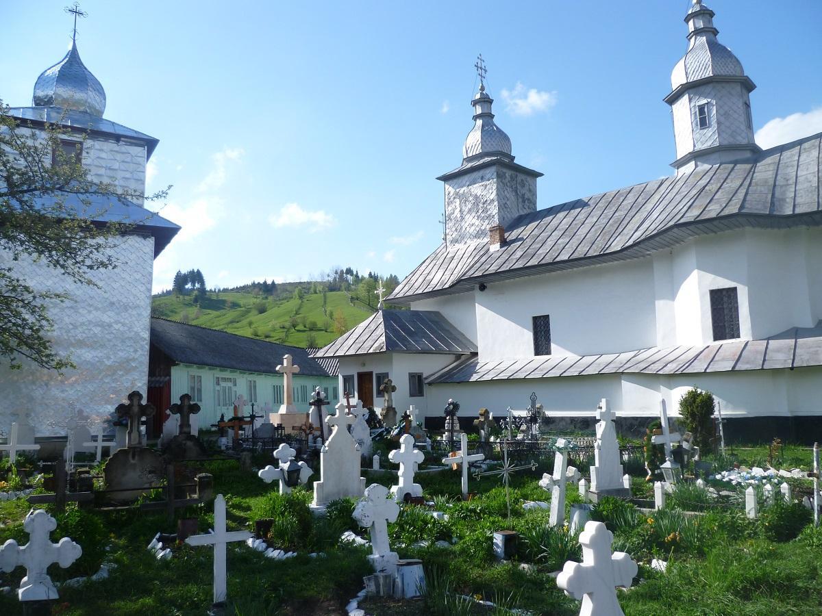 Biserica - exterior